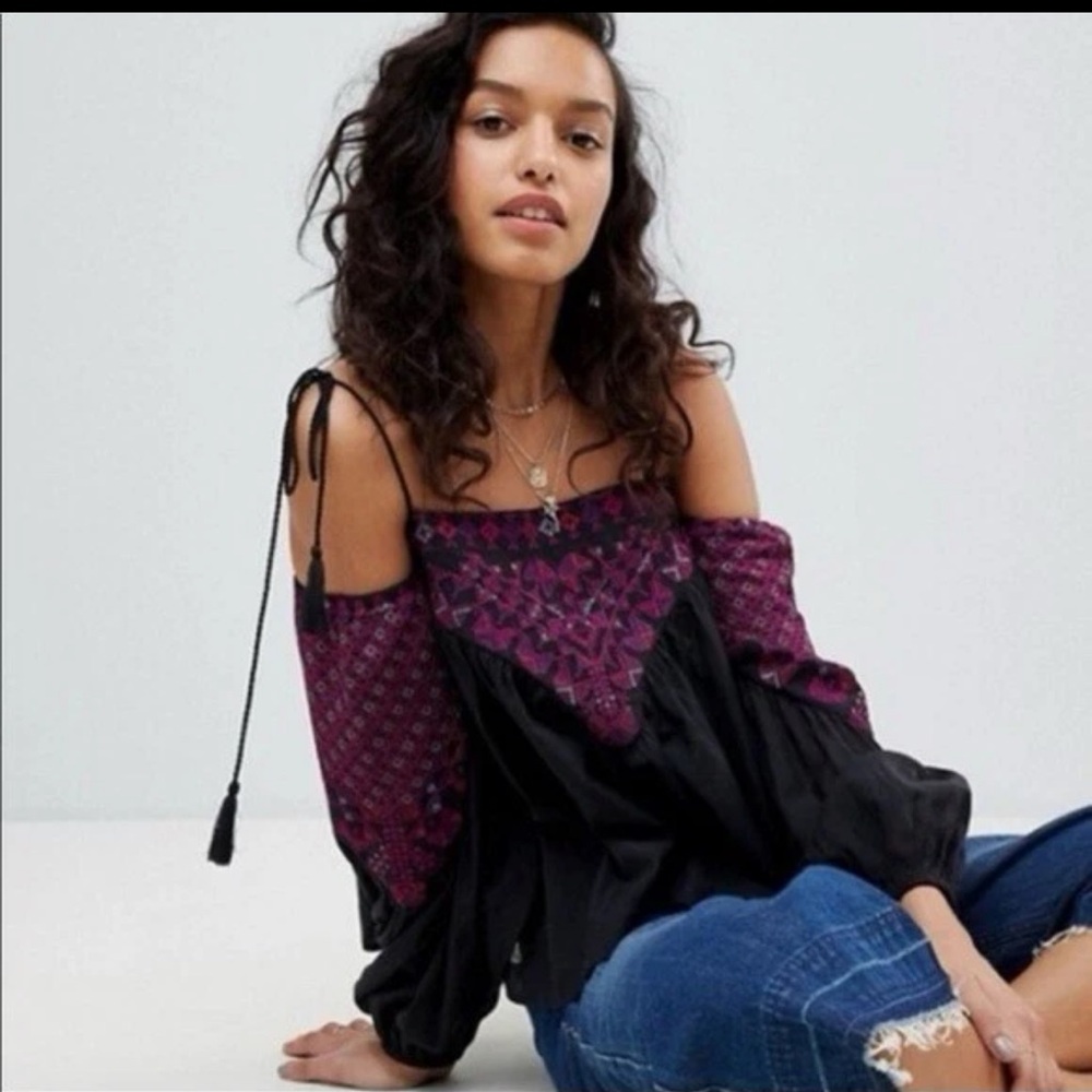 Free People Vacay Vibin' Cold Shoulder Top NWT